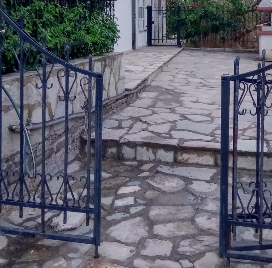 Katia'S Apartments Сарти Екстериор снимка
